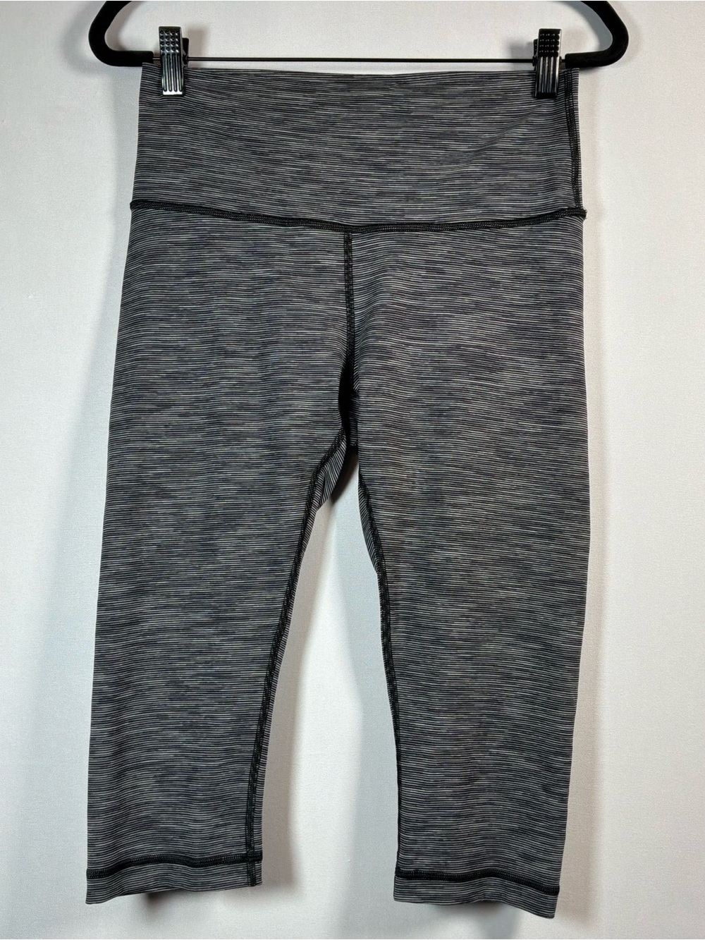 Lululemon Women’s Heathered Gray High-Rise Crop Capri Leggings Yoga Workout Pant - Picture 2 of 6